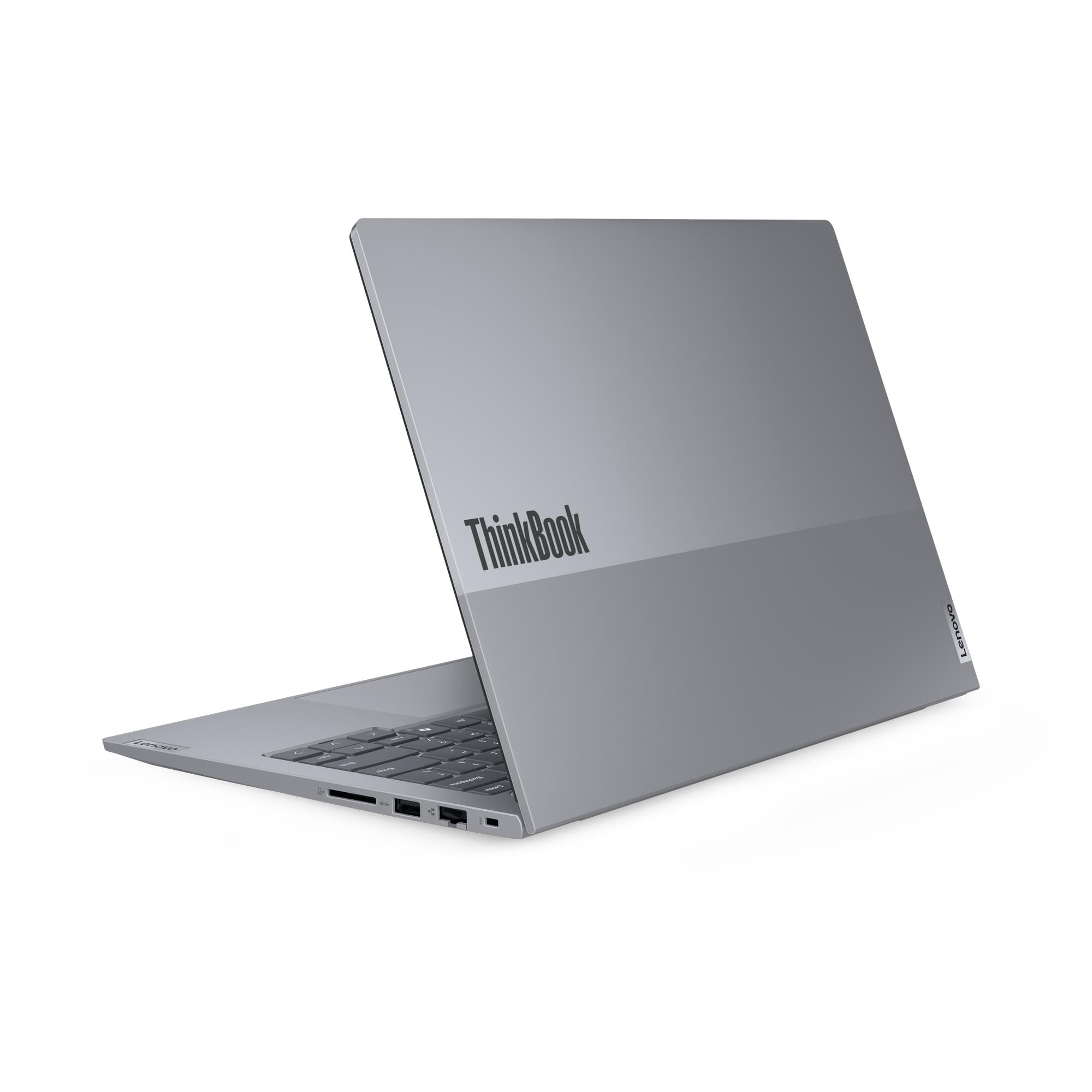 Beyaz arkaplanda, logosu görünen ve kısmen açık gümüş renkli Lenovo ThinkBook dizüstü bilgisayar.
