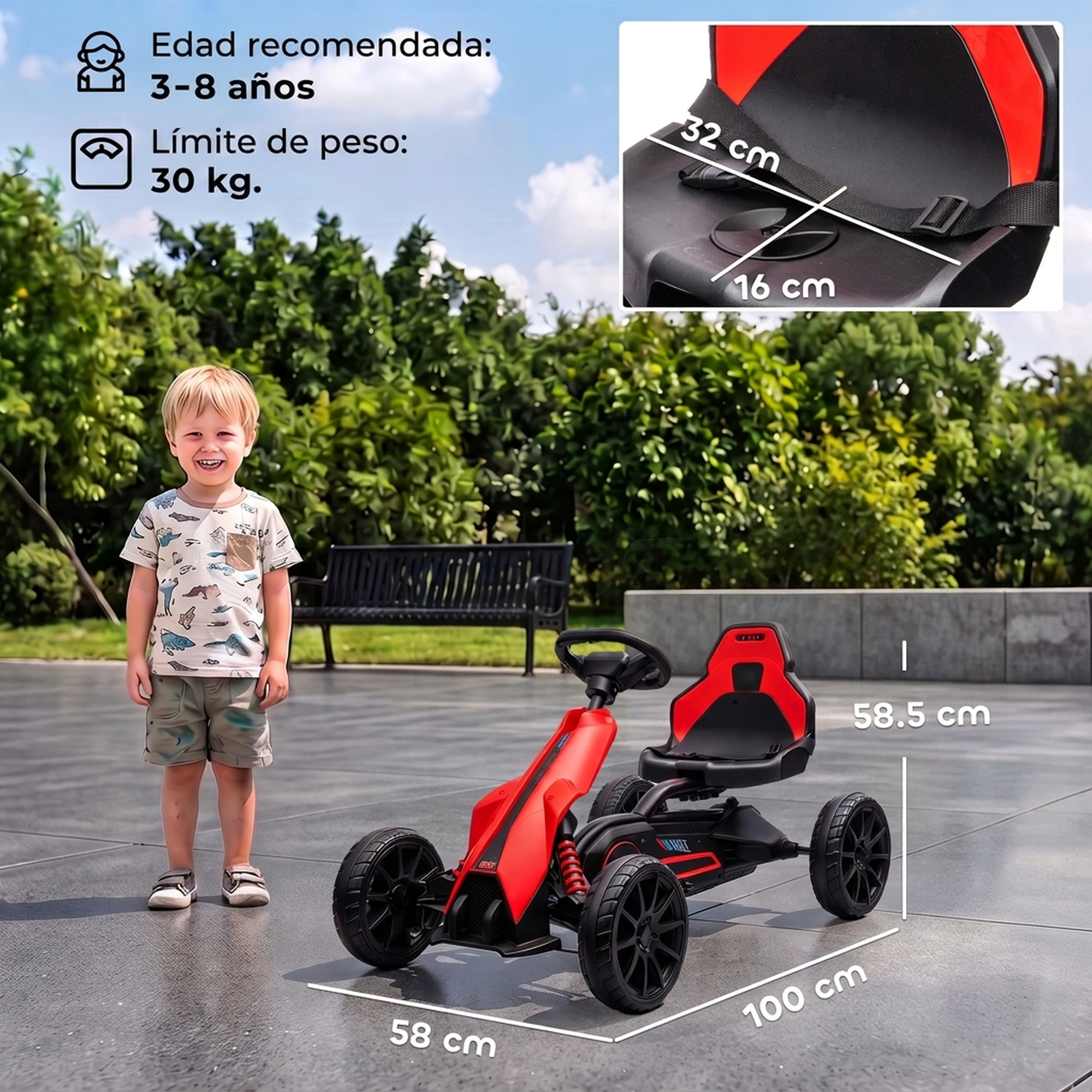 Niño pequeño junto a un kart rojo al aire libre con medidas.