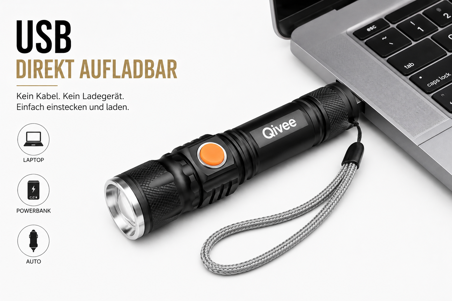 Eine schwarze Qivee USB-Taschenlampe steckt direkt im USB-Anschluss eines Laptops.