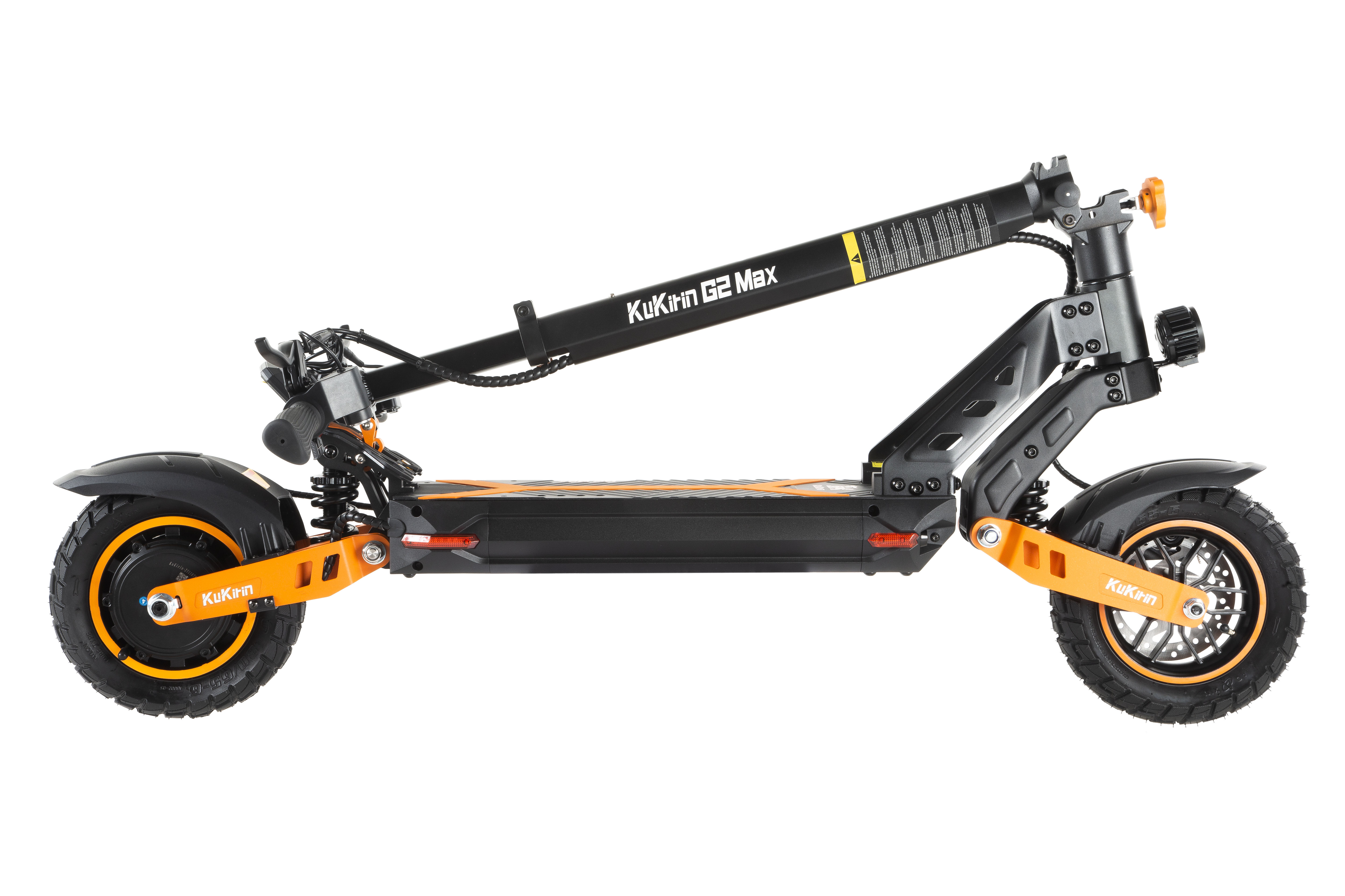 Monopattino elettrico KuKirin G2 Max nero e arancione, piegato, su sfondo bianco.