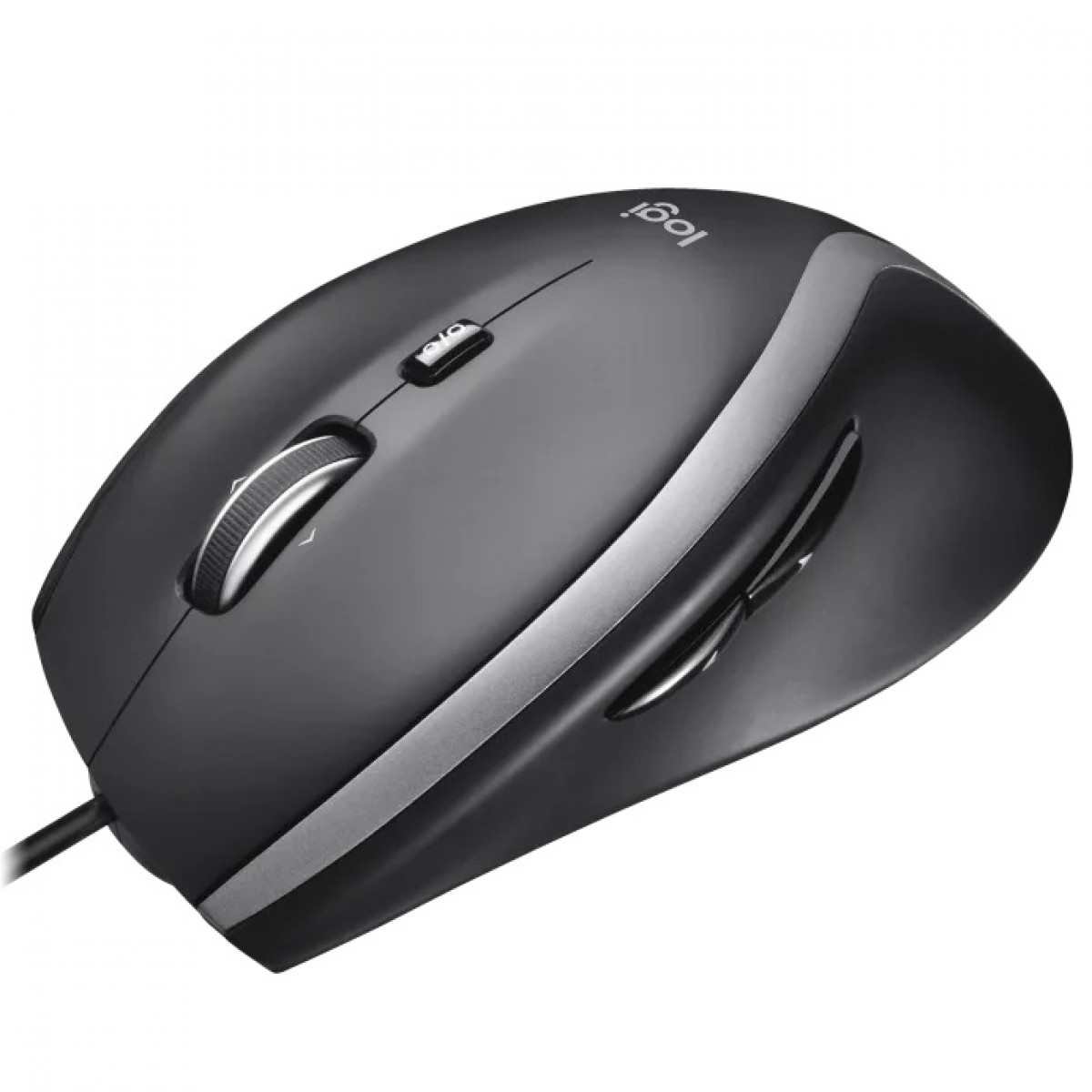 Beyaz arkaplanda gümüş renkli kaydırma tekerleği ve yan tuşları olan siyah Logitech fare.