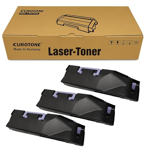 Eine braune Eurotone Laser-Toner Schachtel und drei schwarze Tonerkartuschen mit hellblauen Griffen.