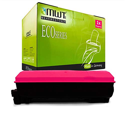 Eine grüne MWT ECOSeries Tonerkartonverpackung mit einer magenta Tonerkartusche davor auf weißem Hintergrund.