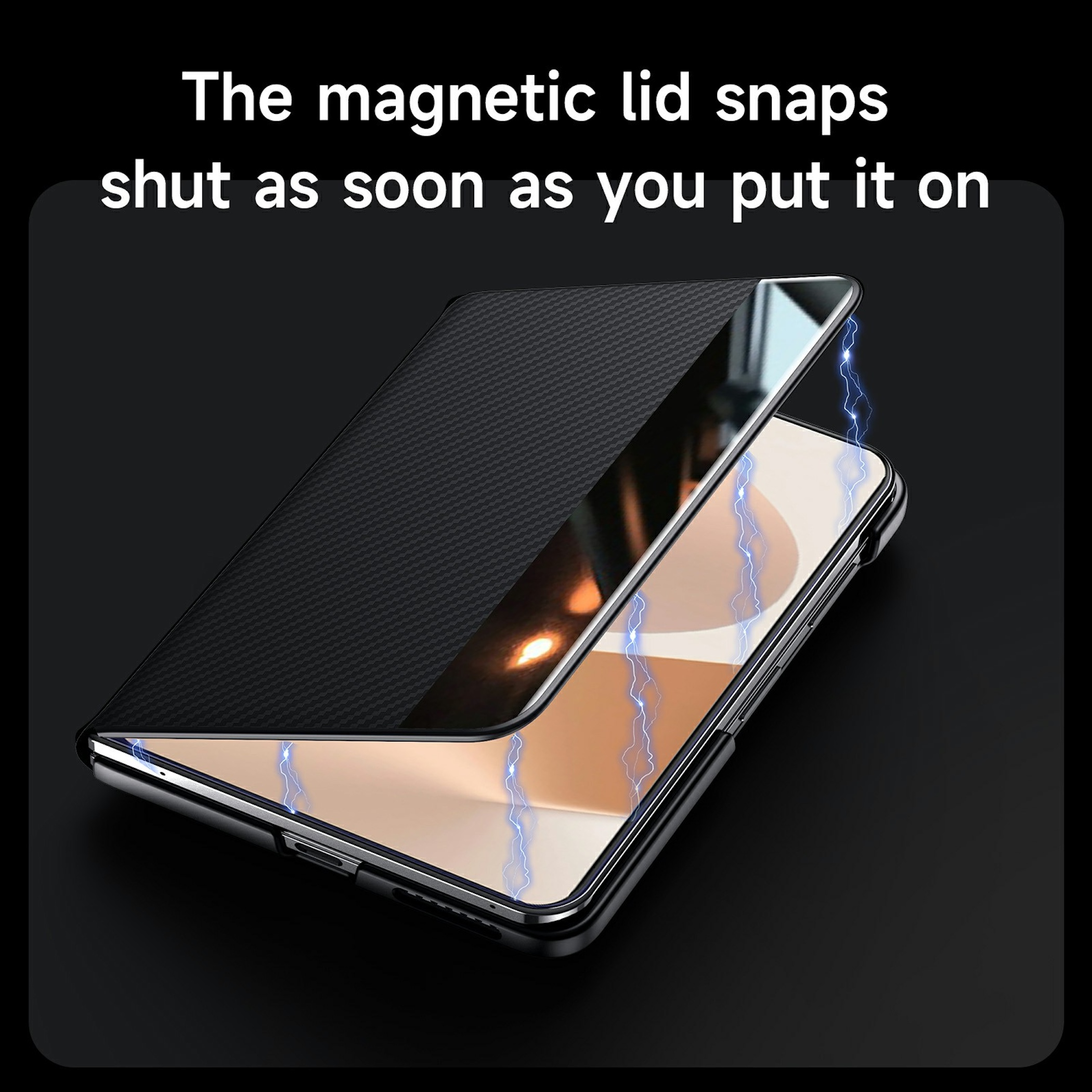 Ein schwarzes Smartphone mit einer magnetischen Hülle, die mit elektrischen Blitzen schließt.