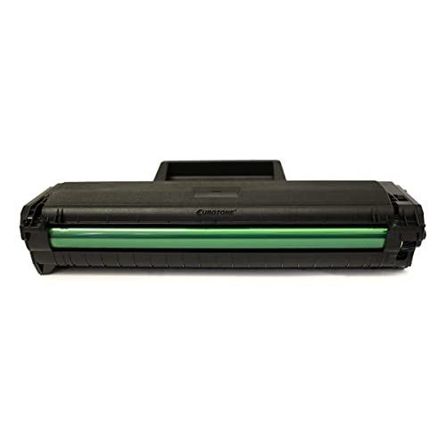 Eine schwarze Drucker-Tonerkassette mit einer grünen Trommelwalze vor weißem Hintergrund.