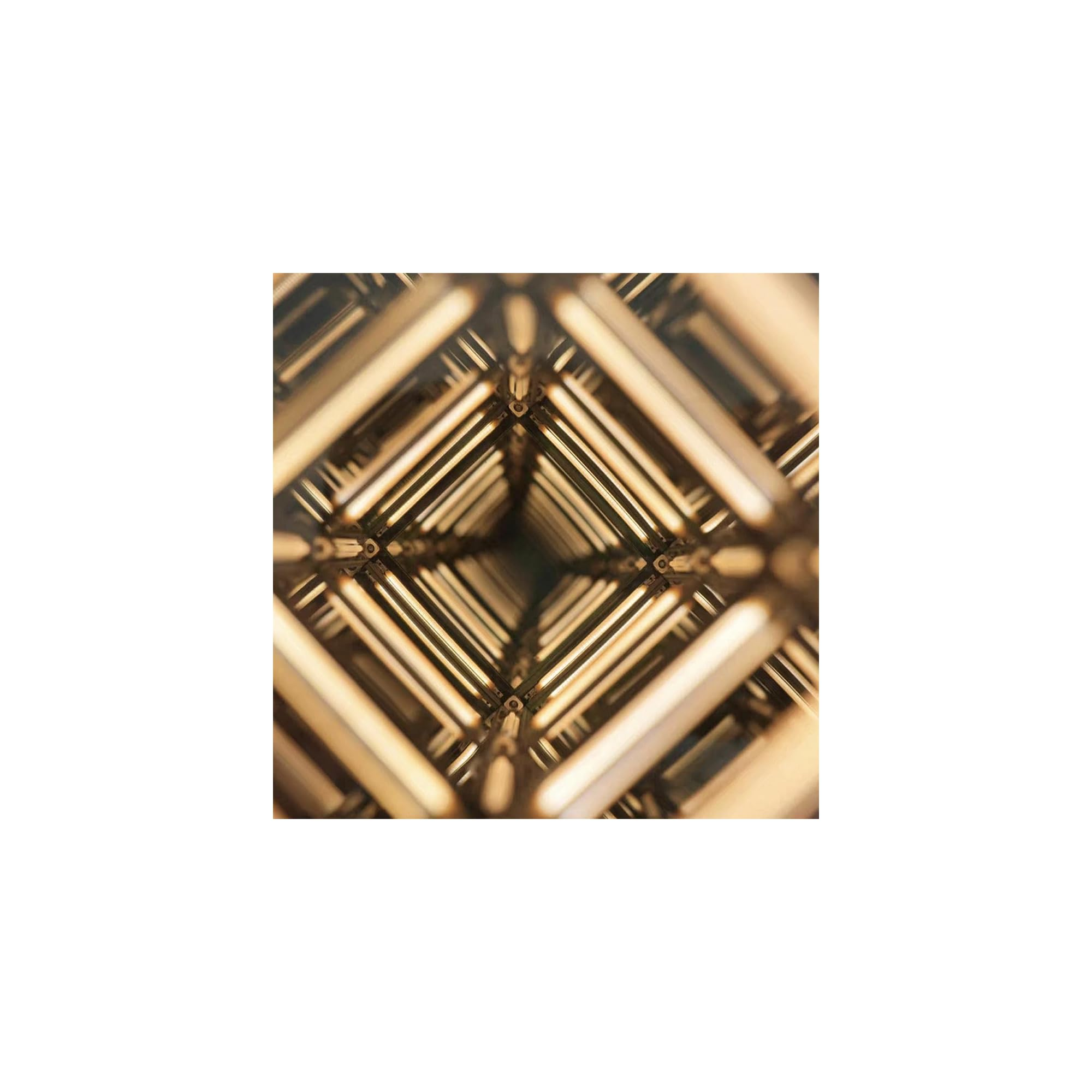 Ein symmetrischer Blick in einen hell beleuchteten Tunnel aus geometrischen Leuchtrahmen und Metallverbindungen.