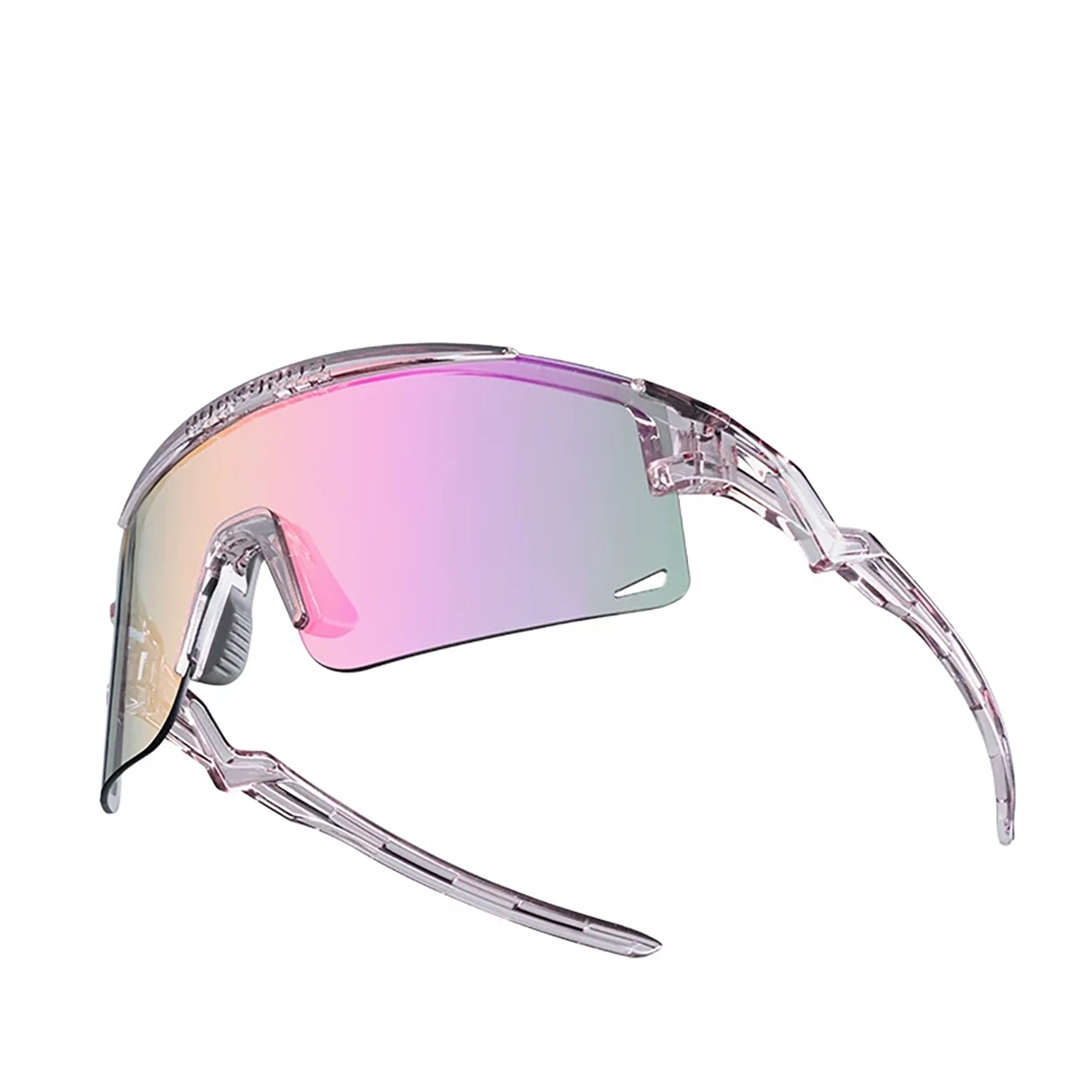 Moderne occhiali da sole sportivi con montatura trasparente e lenti a specchio rosa-verdi su sfondo bianco.