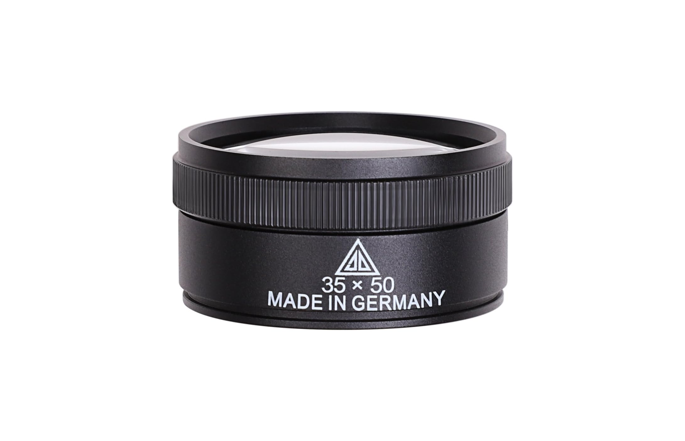Eine schwarze optische Linse mit der Aufschrift 35x50 und MADE IN GERMANY auf weißem Hintergrund.