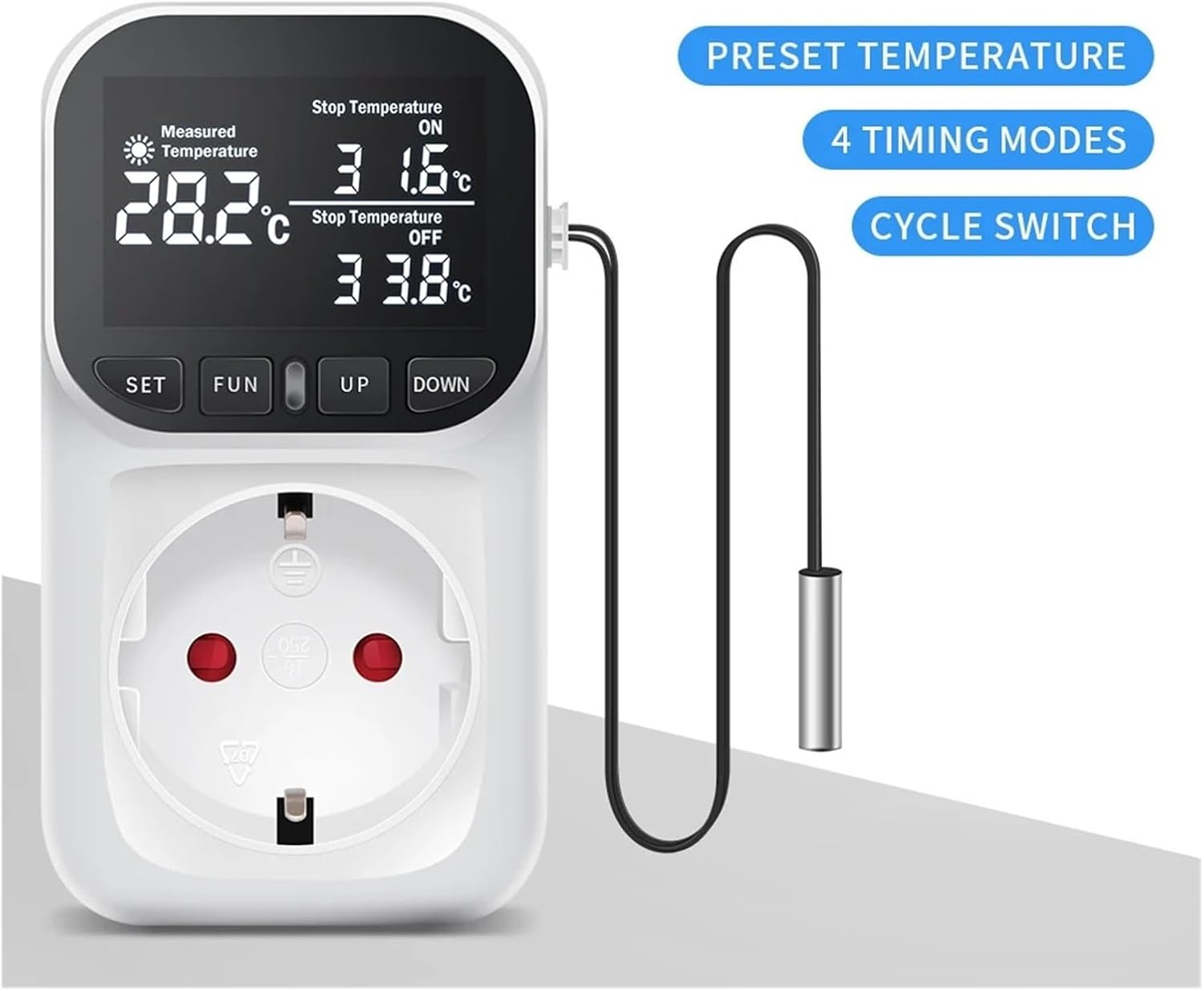 Ein weißer digitaler Temperaturregler mit Steckdose und angeschlossenem Metallsensor an schwarzem Kabel.