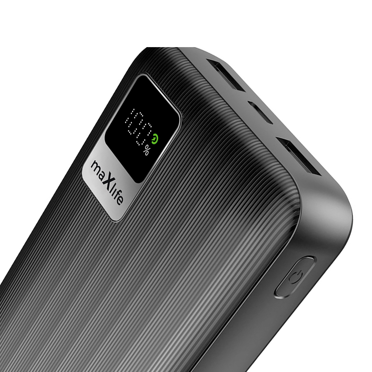 Schwarze Powerbank mit gerippter Oberfläche, digitaler Anzeige und mehreren USB-Anschlüssen.