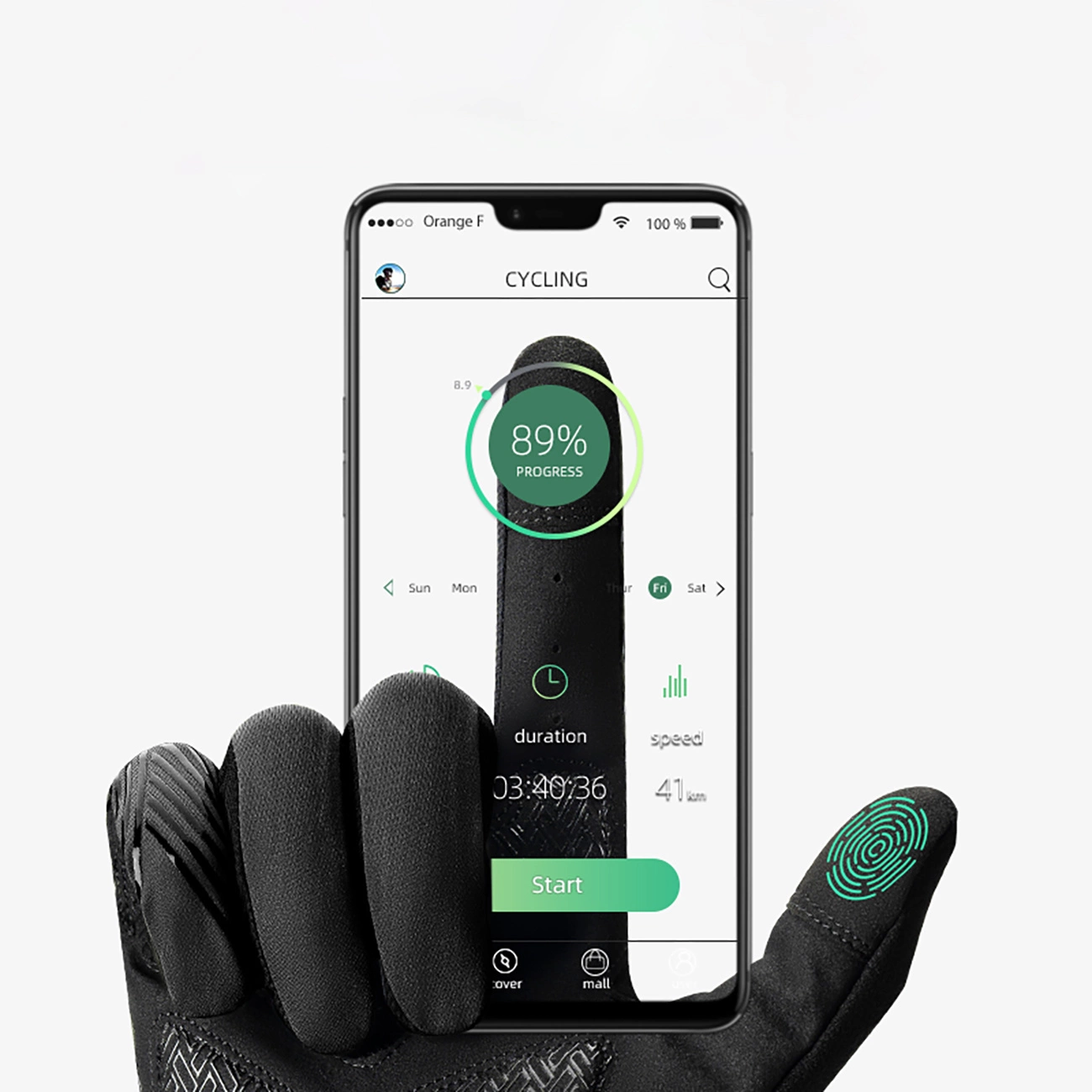 Una mano guantata di nero aziona uno smartphone che mostra un'app di ciclismo con l'89% di progresso.