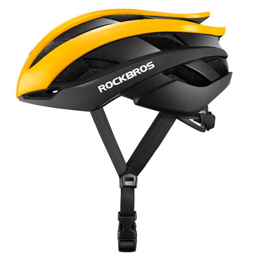 Un casco da bicicletta Rockbros nero e giallo visto di lato con cinghie nere e fibbia su sfondo bianco.