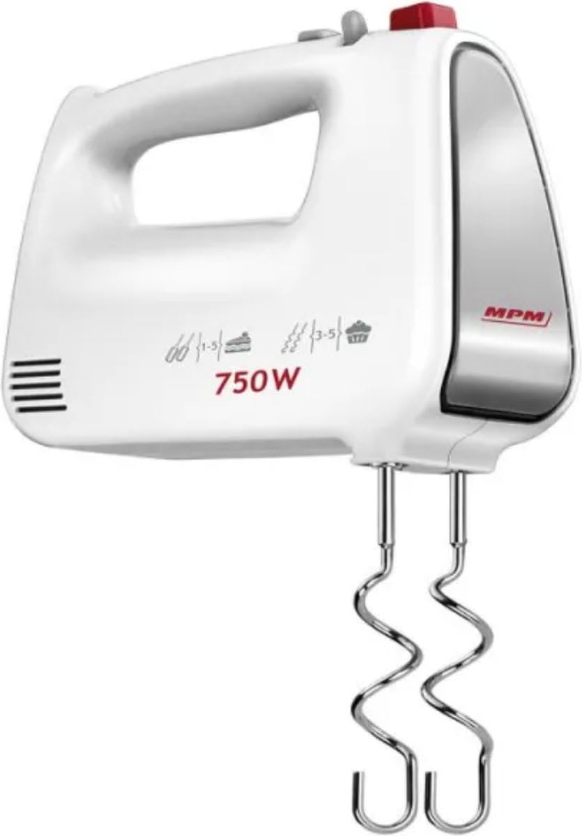 Ein weißer MPM Handmixer mit 750W und zwei Spiralrührer auf hellem Hintergrund.
