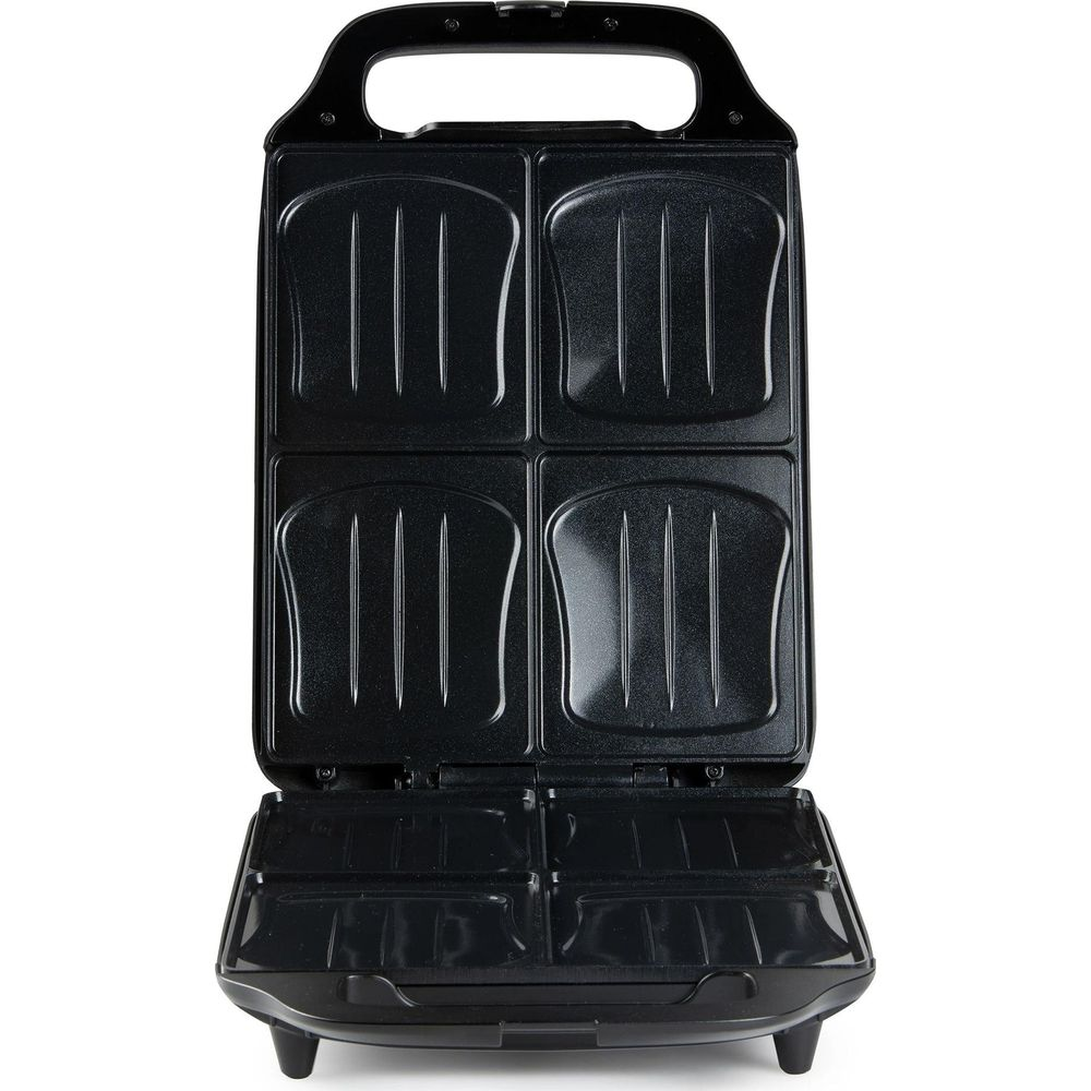 Ein schwarzer Sandwichmaker mit vier quadratischen Grillplatten und einem integrierten Griff auf weißem Hintergrund.