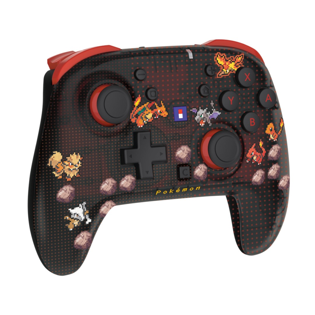 Ein schwarz-roter Gaming-Controller mit Pixel-Pokemon-Motiven und Steinen.
