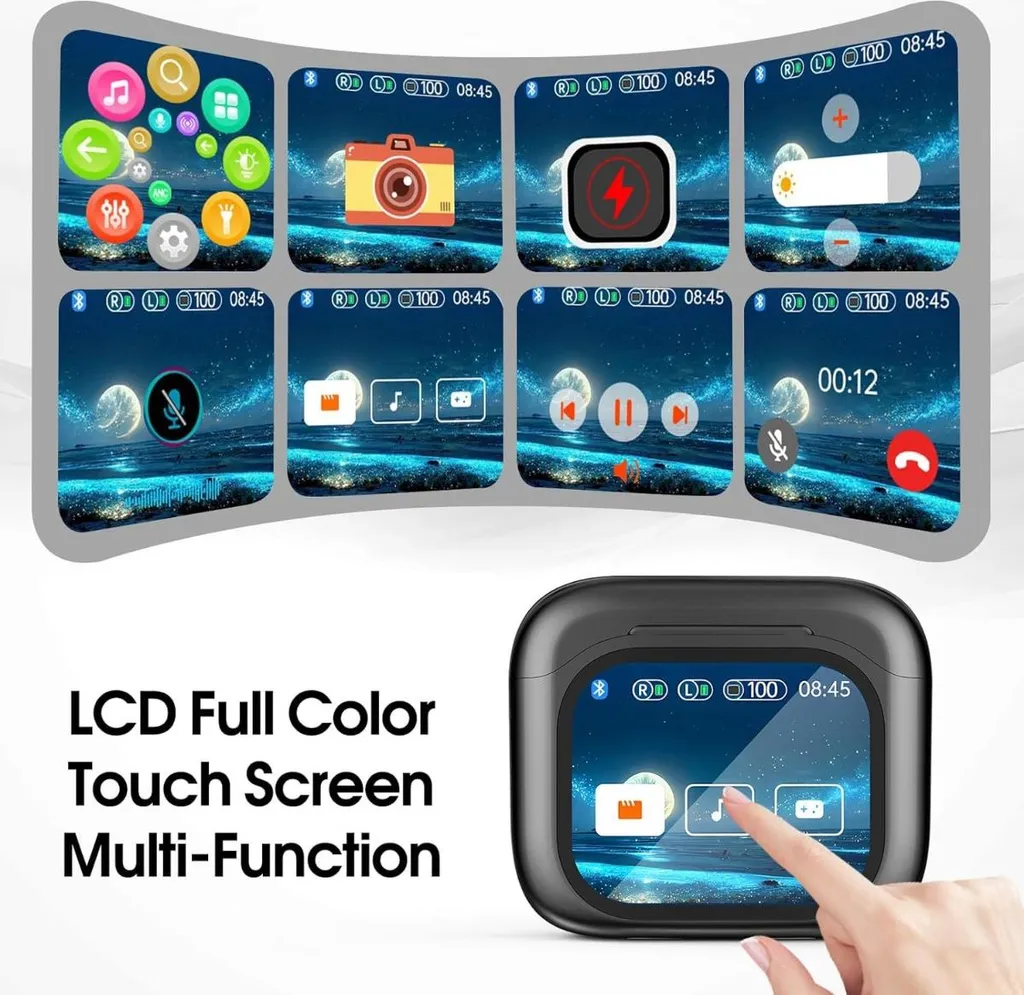 Ein schwarzes Multifunktions-Ladecase mit LCD-Farb-Touchscreen und App-Icons vor sternklarer nächtlicher Landschaft.