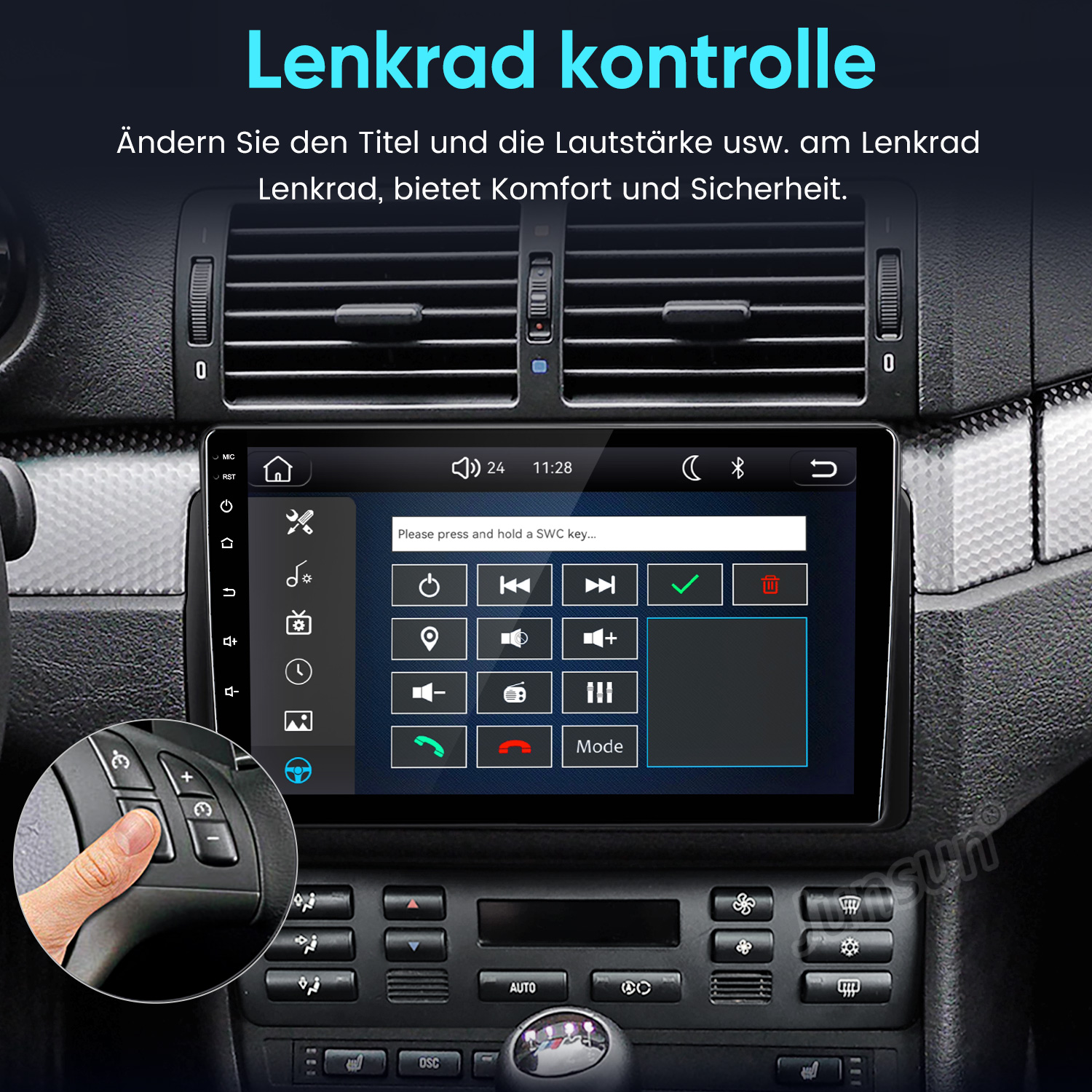 Autobrett mit Touchscreen-Mediensystem und einem Daumen, der eine Lenkradtaste drückt.