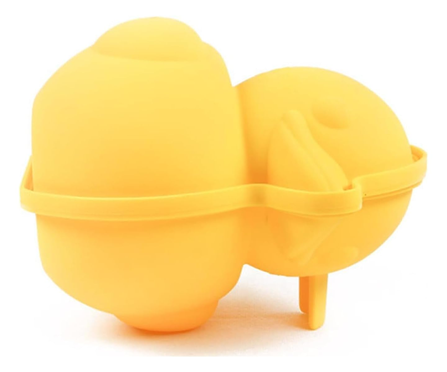 Eine gelbe Backform aus Silikon in Entenform vor weißem Hintergrund.