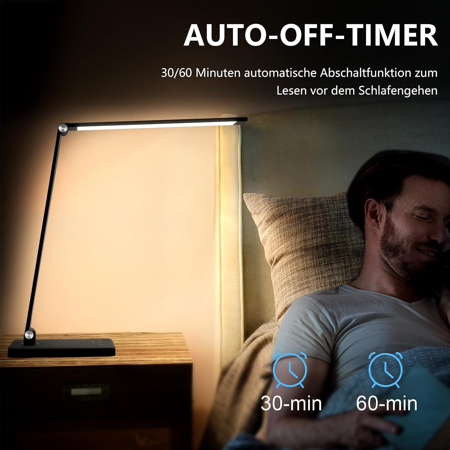 Schwarze LED-Schreibtischlampe auf Nachttisch mit entspanntem Mann im Bett.