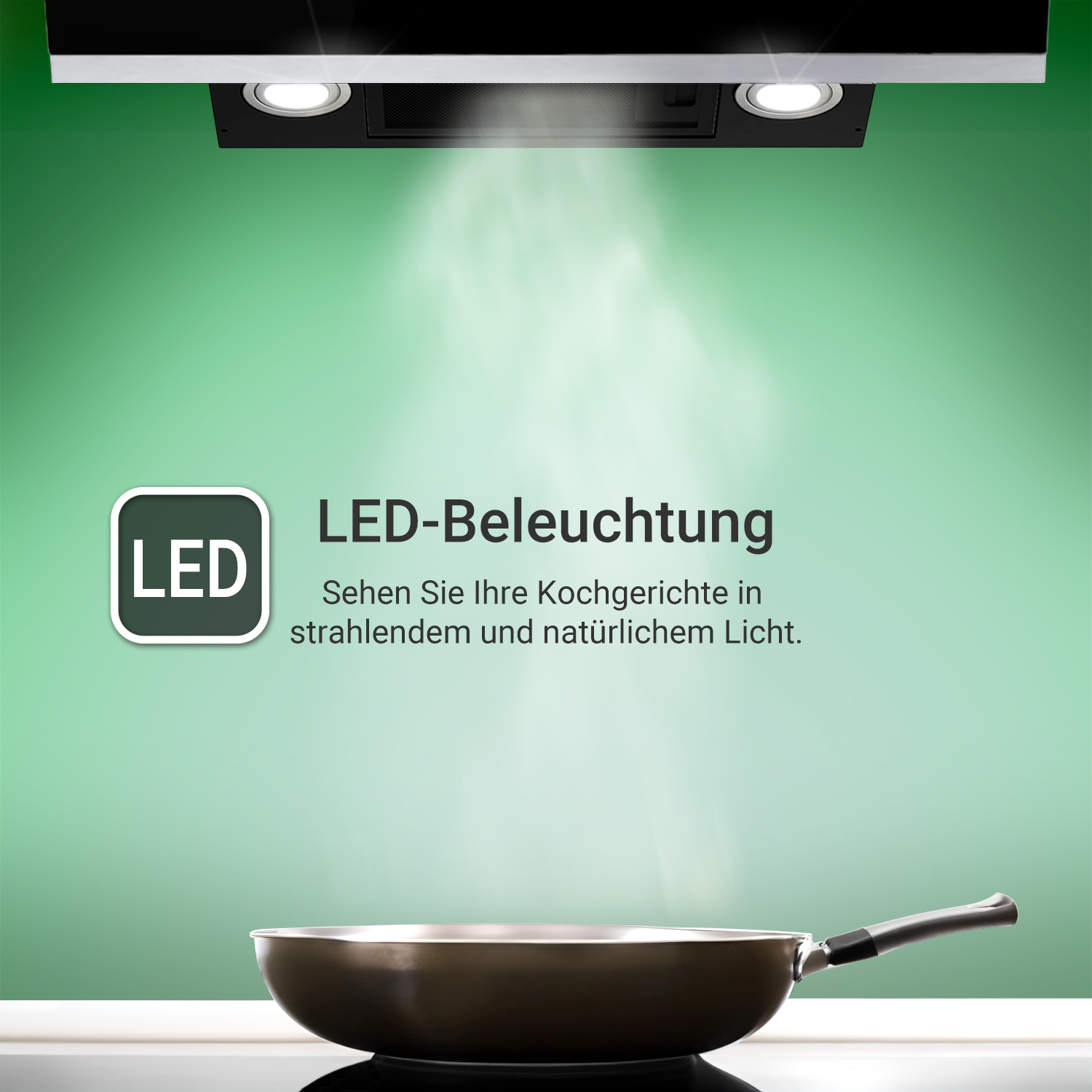 Una cappa aspirante con illuminazione a LED brilla sopra una padella su sfondo verde.