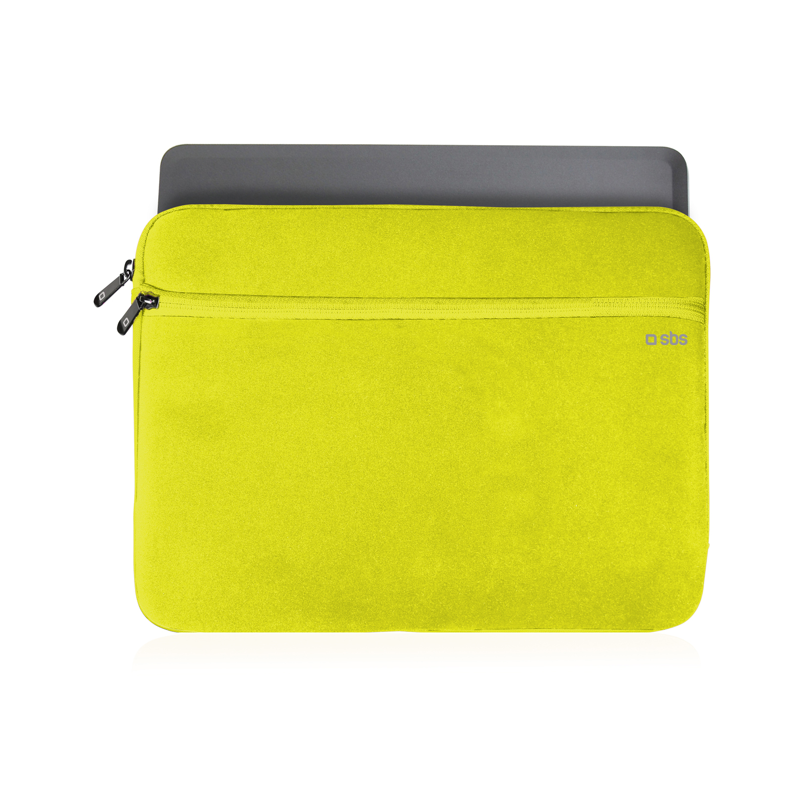 Una funda para portátil verde neón con cremallera y un portátil gris visible sobre fondo blanco.