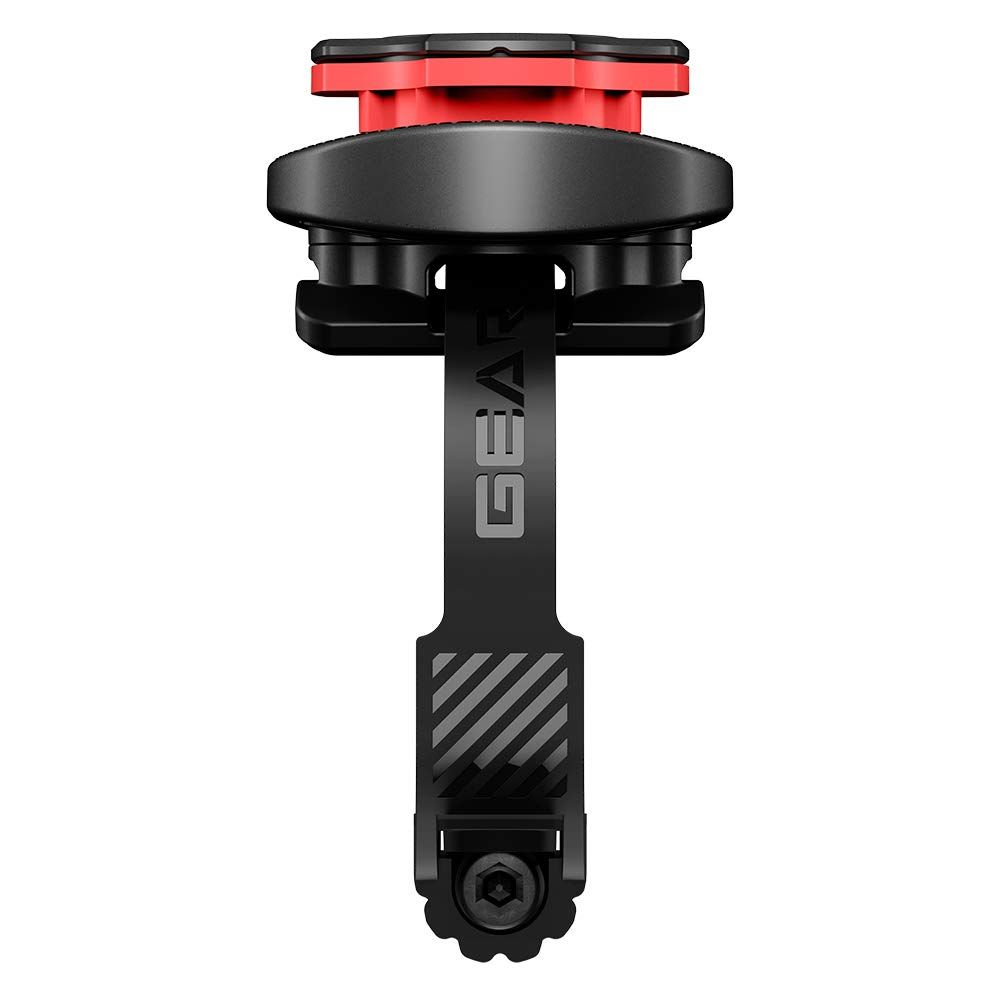Un supporto nero e rosso con la scritta GEAR stampata sul braccio verticale su sfondo bianco.