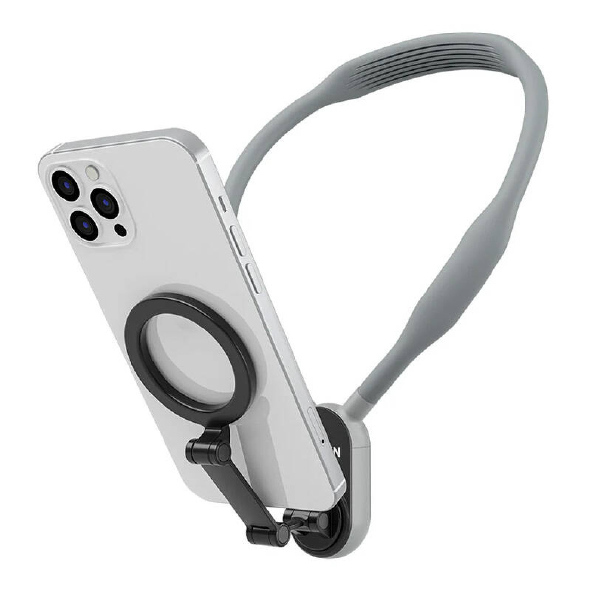 Uno smartphone bianco in un supporto da collo grigio con anello magnetico nero.