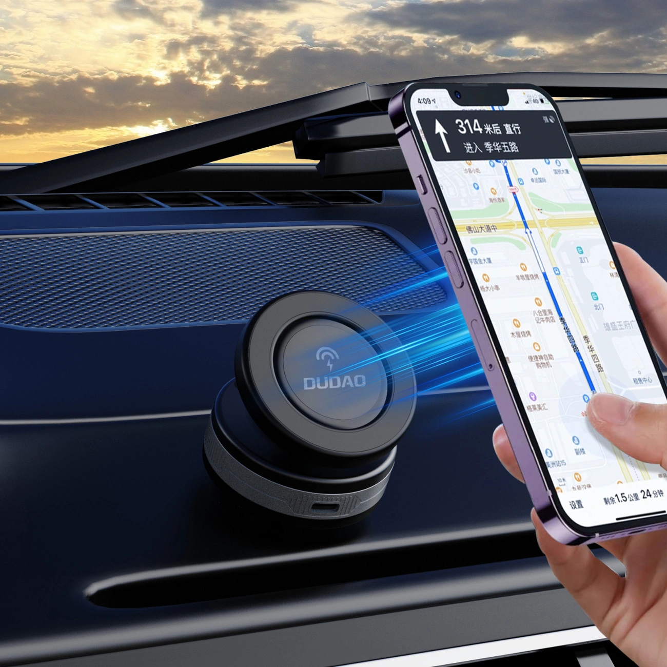 Telefono che si aggancia magneticamente a un supporto per auto Dudao.