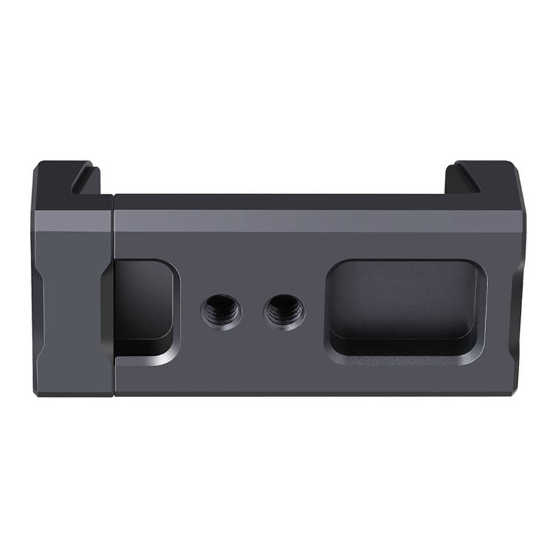 Un supporto in metallo nero per accessori per fotocamera con due fori filettati.