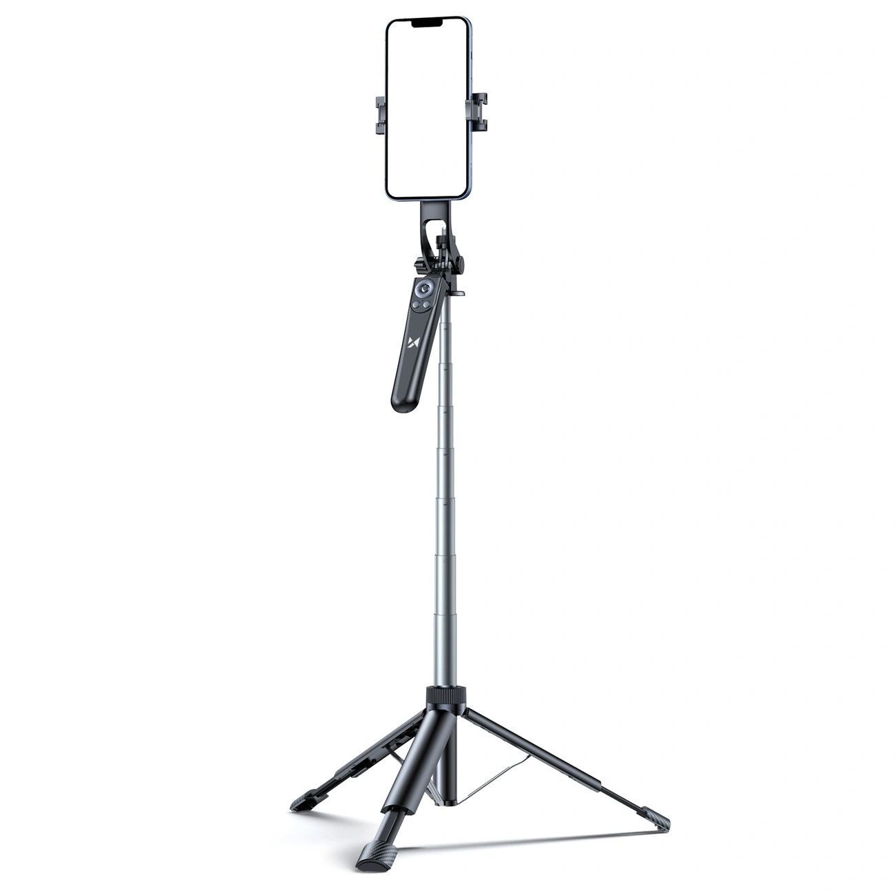 Un selfie stick argentato con treppiede e supporto per smartphone su sfondo bianco.