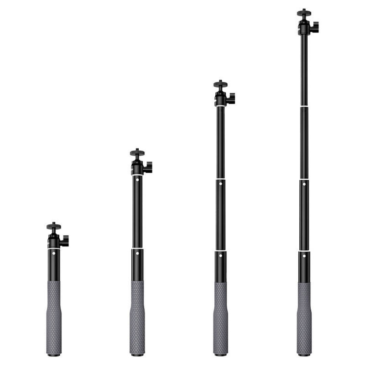 Quattro selfie stick neri di diverse lunghezze con impugnature grigie su sfondo bianco.