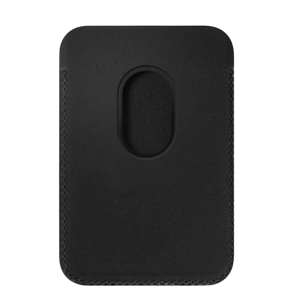 Un porta carte in pelle nera con un ritaglio ovale sul davanti su sfondo chiaro.