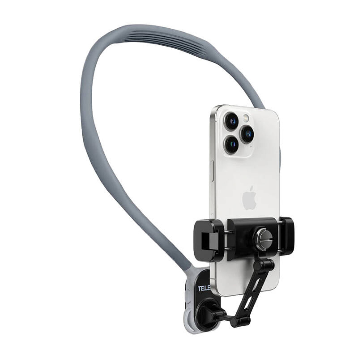 Uno smartphone bianco in un supporto nero con supporto per collo grigio su sfondo bianco.