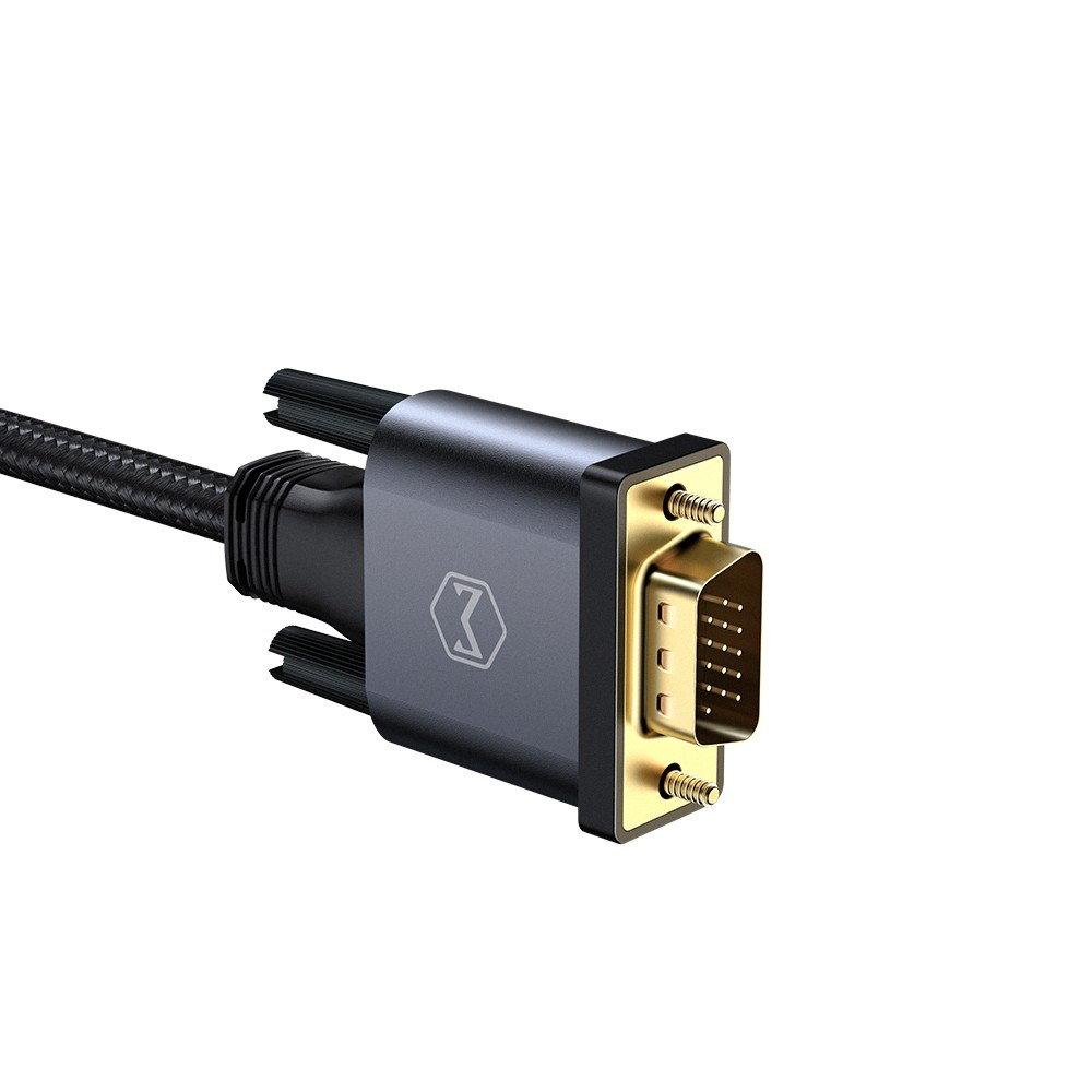Un cavo VGA con rivestimento nero, alloggiamento grigio e pin dorati su sfondo bianco.