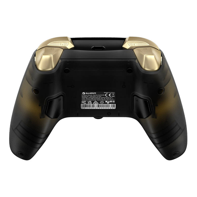 Retro di un controller di gioco nero con pulsanti superiori dorati e un'etichetta al centro.