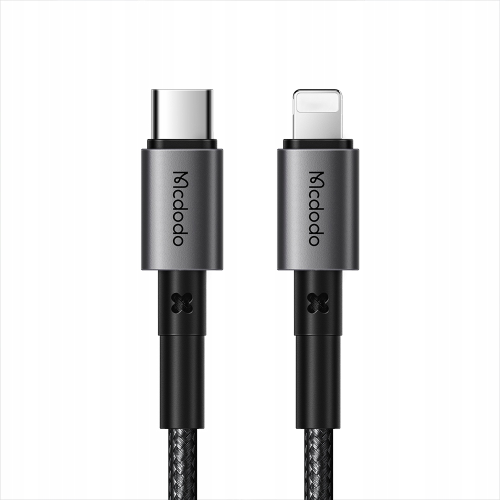 Due cavi di ricarica Mcdodo, uno con connettore USB-C e l'altro Lightning, su sfondo bianco.