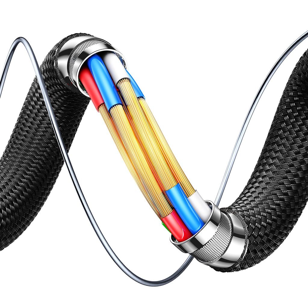 Una sezione tagliata di guaina intrecciata nera rivela cavi interni colorati e fili d'oro.