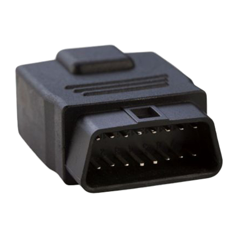 Un connettore diagnostico OBD2 nero per auto con pin metallici visibili su sfondo bianco.