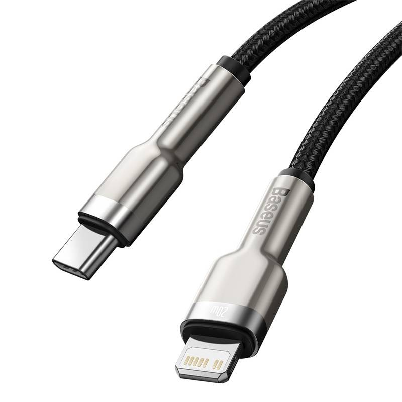 Un cavo intrecciato nero Baseus da USB-C a Lightning con connettori metallici argentati su sfondo bianco.