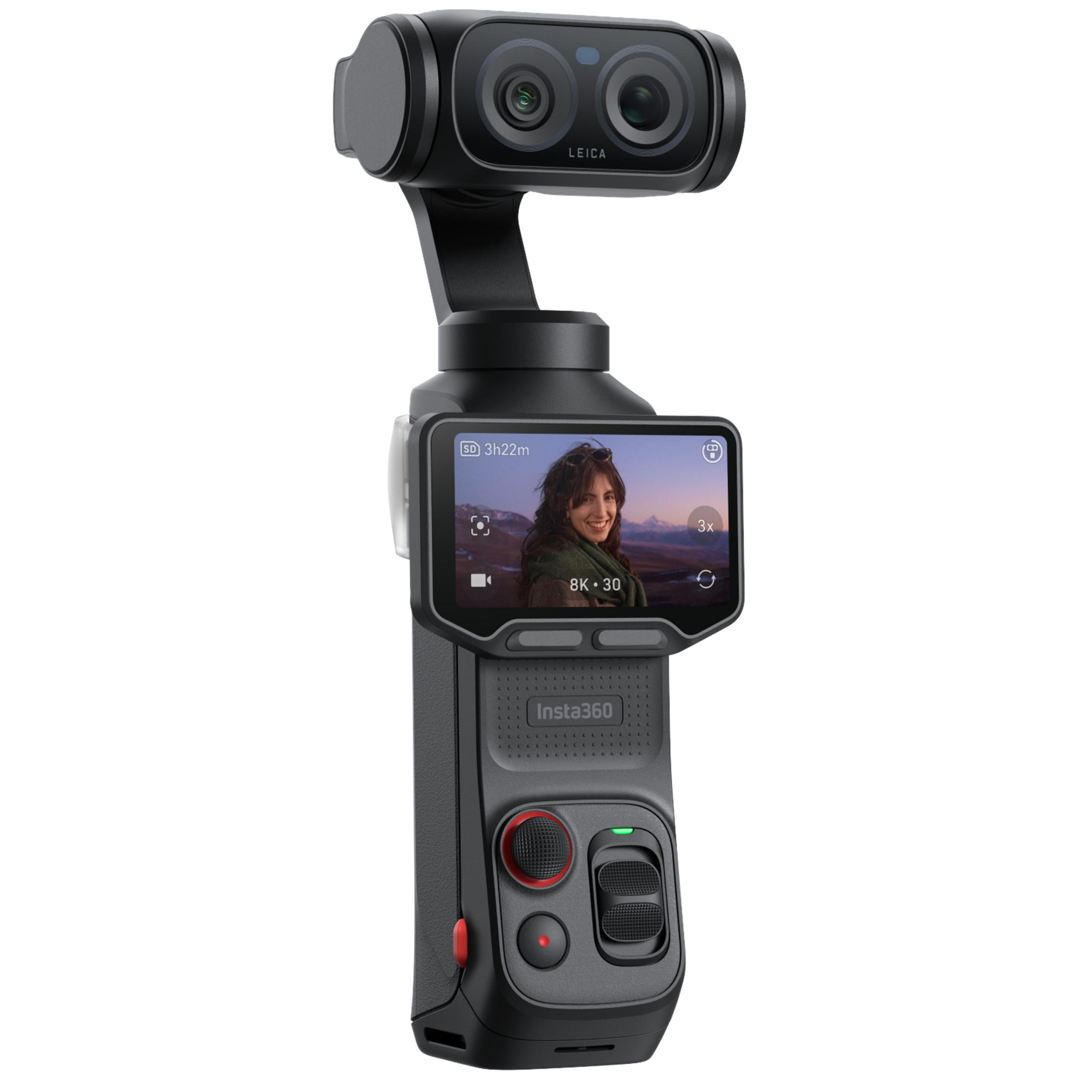 Cámara Insta360 negra con cardán, pantalla y una imagen integrada de una mujer.