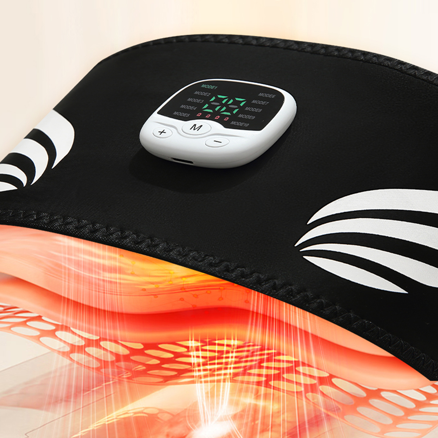 Un cinturón de fitness negro con unidad de control blanca con pantalla digital emite ondas de luz roja.