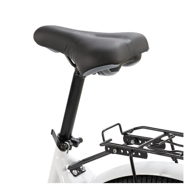 Un sillín de bicicleta negro con tija y portaequipajes en una bicicleta blanca.