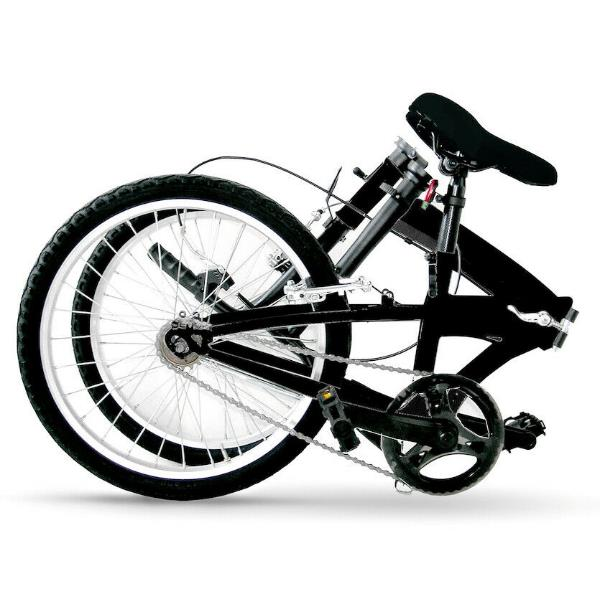 Una bicicletta pieghevole nera e compatta nello stato piegato su sfondo bianco.