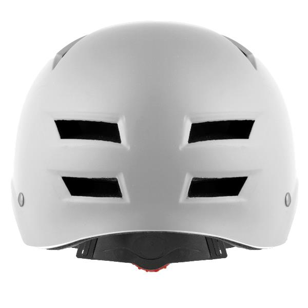 Un casco de bicicleta gris claro visto desde atrás, con ranuras de ventilación y correa ajustable.