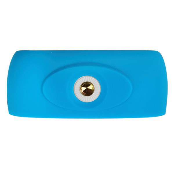 Una custodia in silicone blu con un foro filettato dorato rotondo al centro su sfondo bianco.