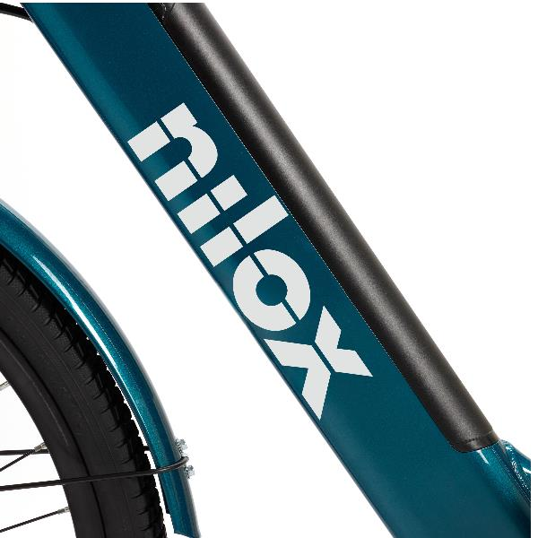 Primer plano de un cuadro de bicicleta azul con la marca blanca Nilox y una almohadilla protectora negra.