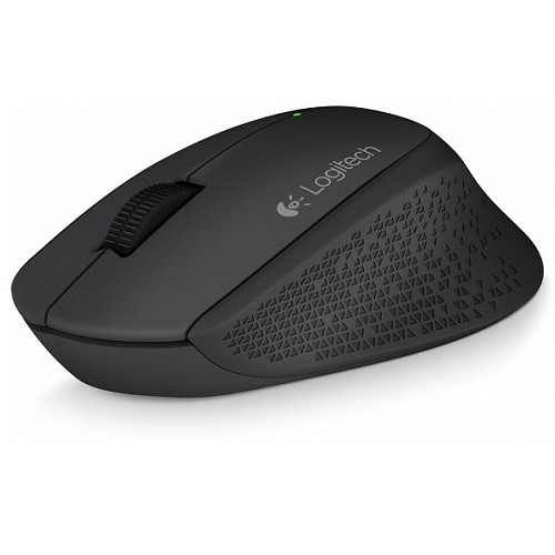 Beyaz bir yüzey üzerinde dokulu kavrama alanına sahip siyah kablosuz Logitech fare.