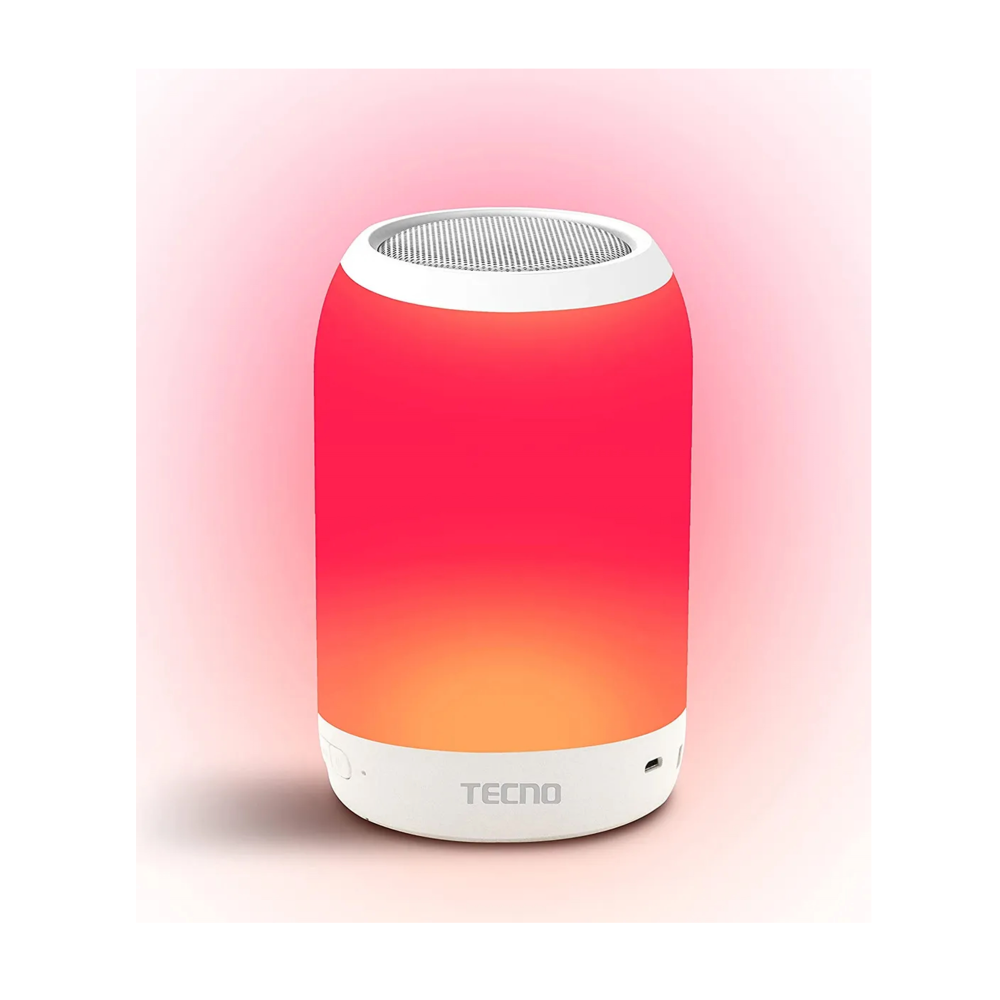 Açık arka plan üzerinde kırmızı ve turuncu LED aydınlatmalı silindirik beyaz TECNO hoparlör.