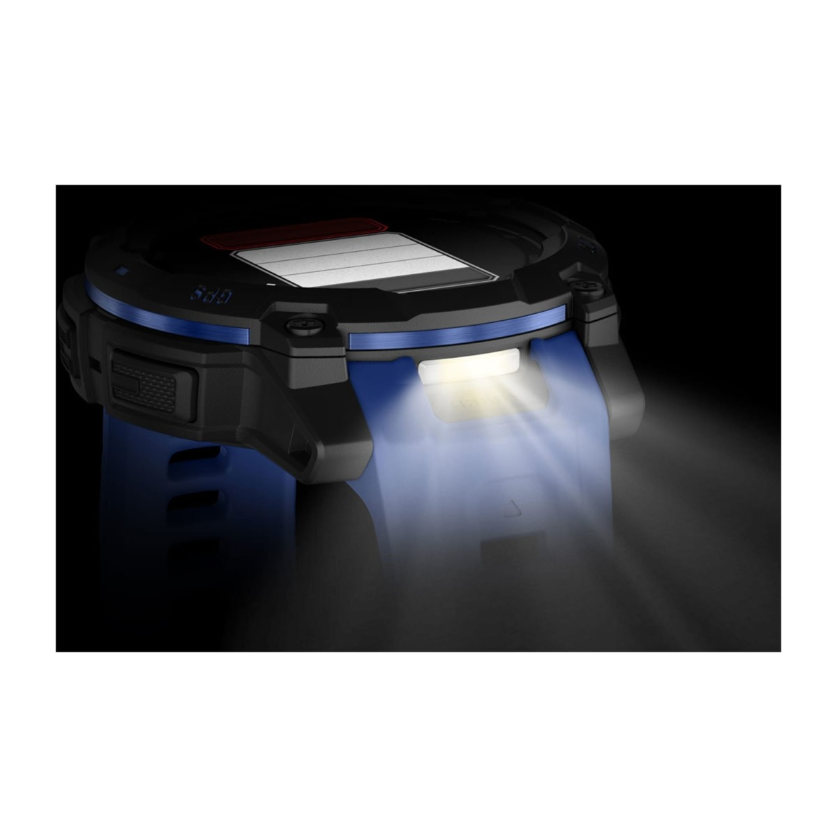 Uno smartwatch robusto nero e blu emette una luce brillante dalla sua torcia integrata.
