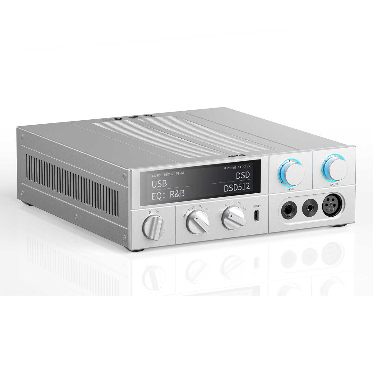 Amplificador de audio plateado con pantalla digital, diales y conectores para auriculares.